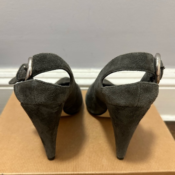 Steve Madden Women’s “Honee” Suede Leather Sling Back Closed Toe Pumps - Picture 5 of 8